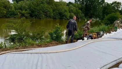 «Вода превысила уровень защитных мешков»: жители Крымского района бьют тревогу из-за подтопления – шокирующие фото и видео